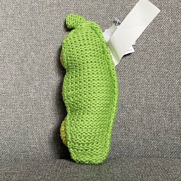 baby Gap green pea knitted rattle - Picture 3 of 7
